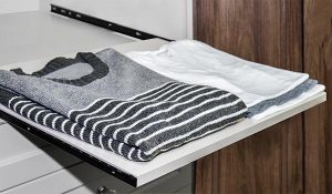 PULL-OUT SHELF