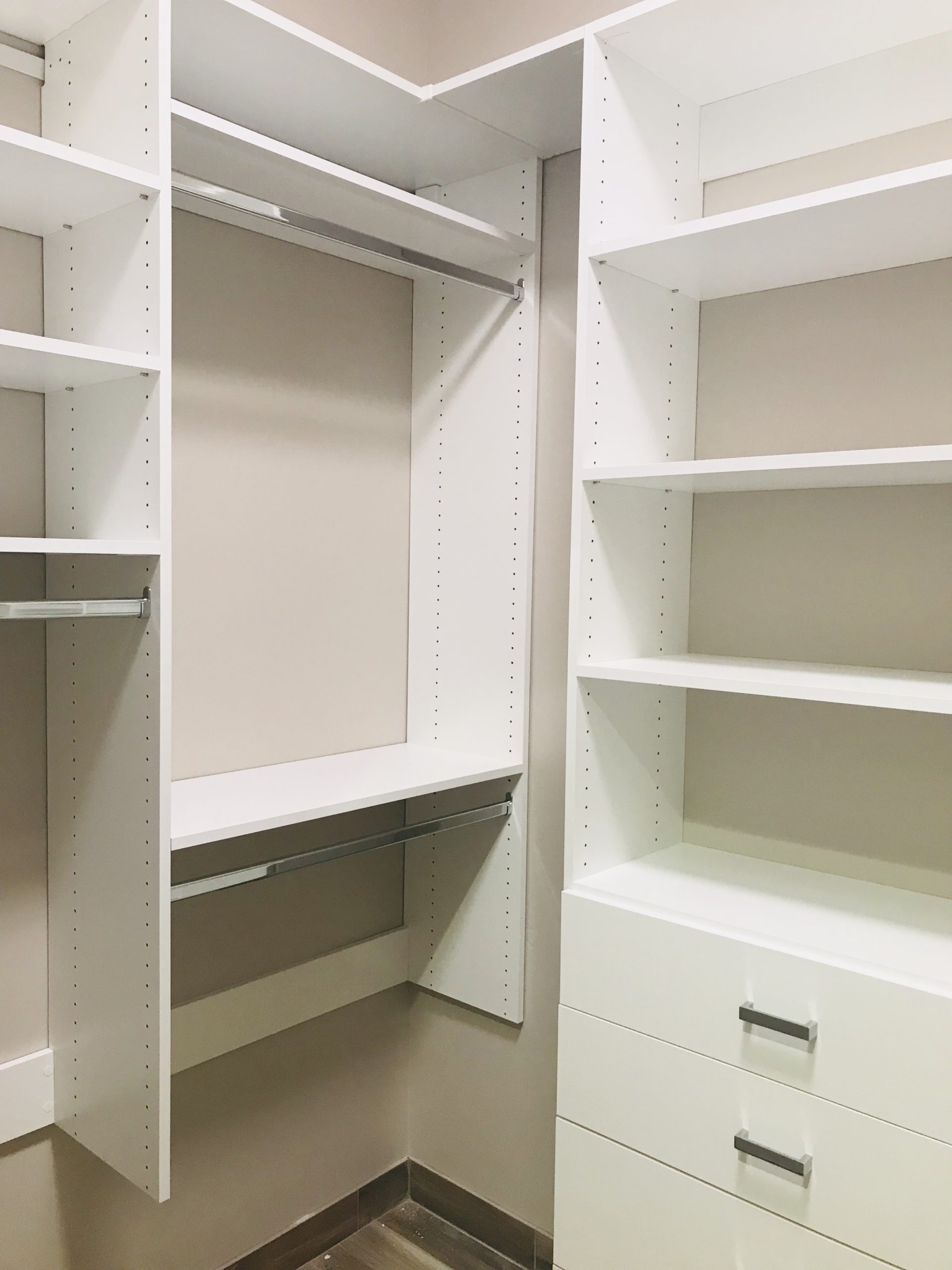 SMALL WALKIN CLOSET Closets