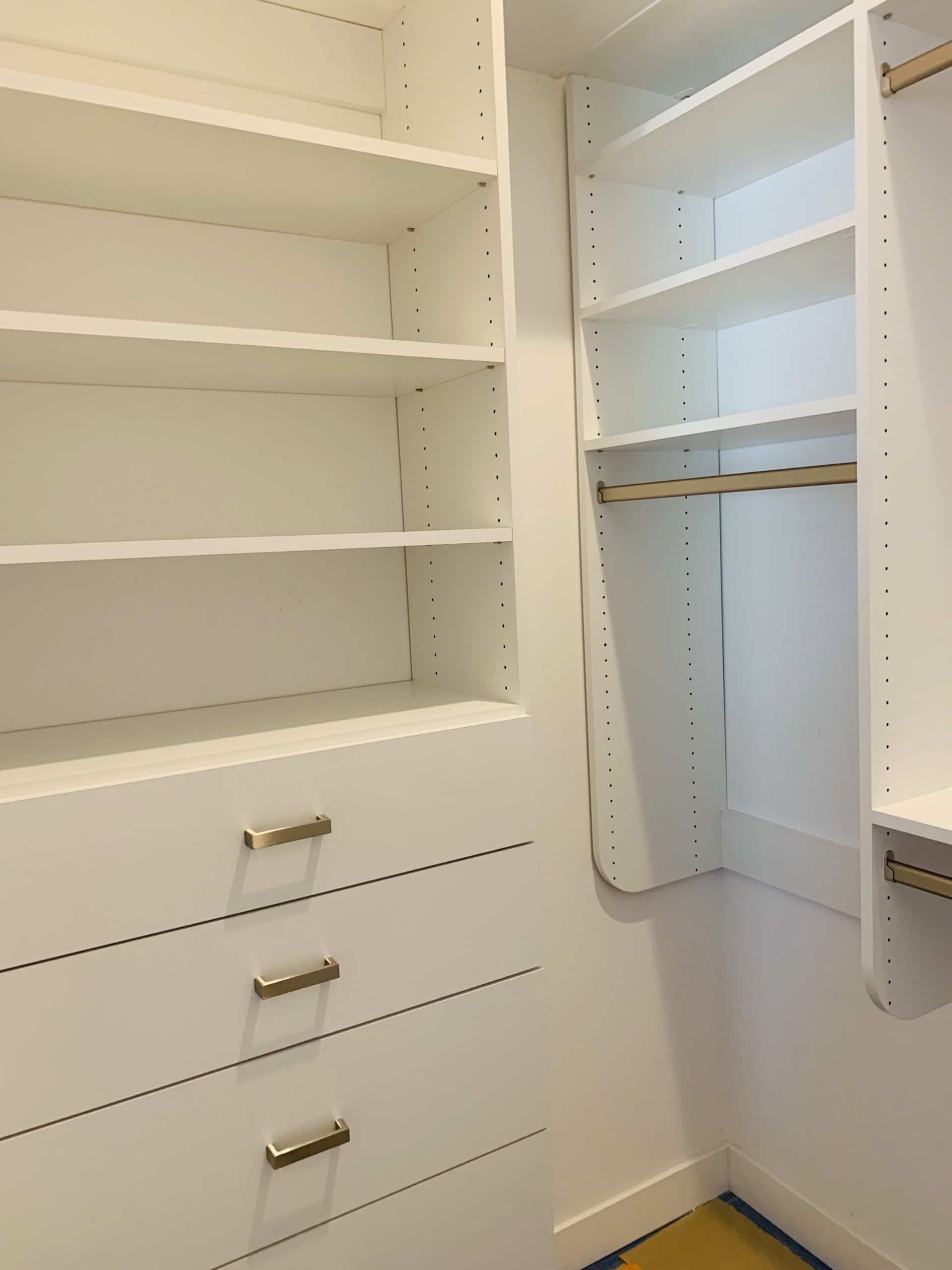  ADJUSTABLE  SHELVING  IN BASIC WHITE  CUSTOM CLOSET Austin 